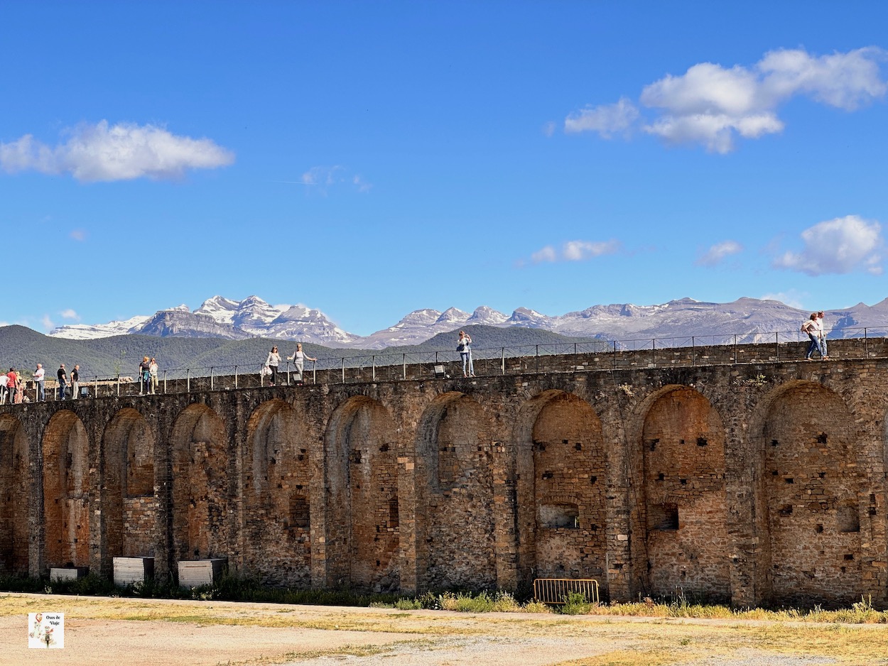 Murallas castillo de Aínsa