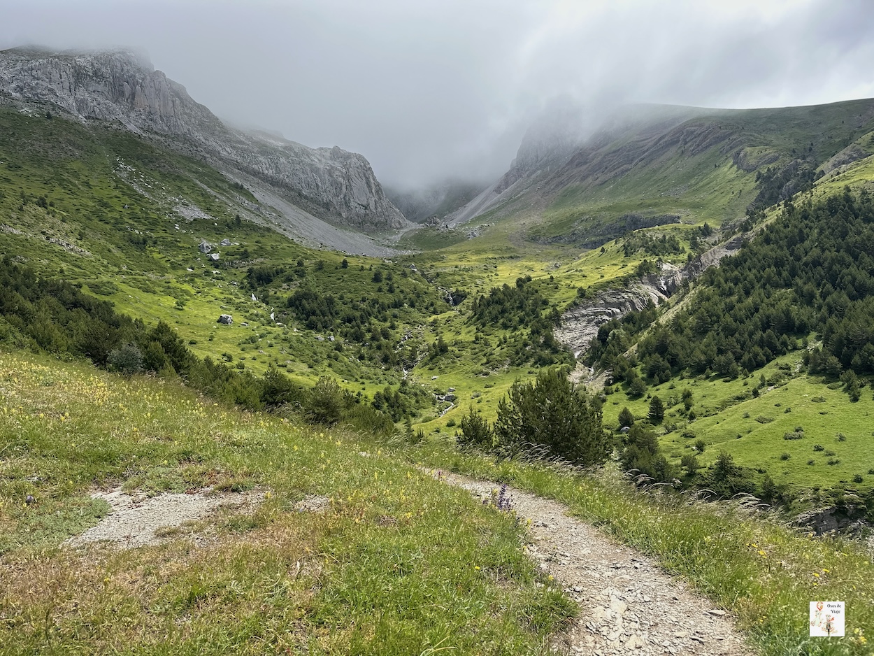 Ruta por el valle de Aísa desde aparcamiento de Rigüelo